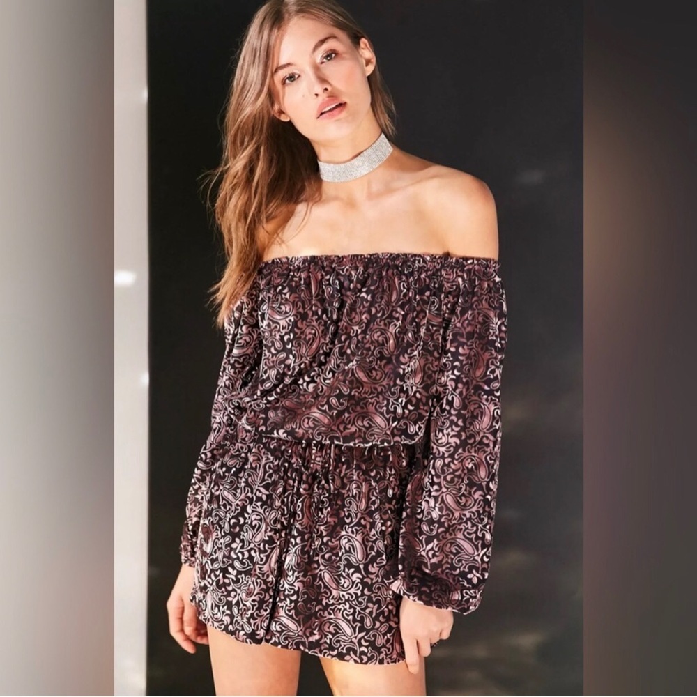 Ecote Urban Outfitters Velvet Burnout Romper Women’s M Purple Black Metallic NWT